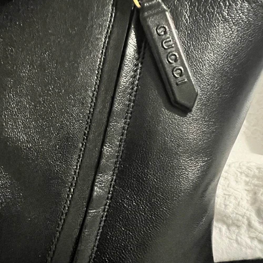 Gucci Booties size 39. Worn once. Duster and original bag included. - Picture 3 of 3